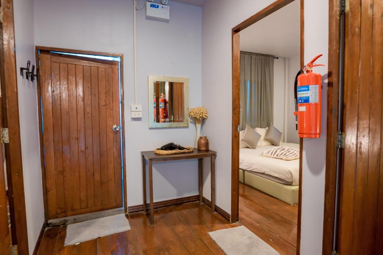 Mini-Me Home, A Cozy Entire House In Old City Чиангмай Екстериор снимка