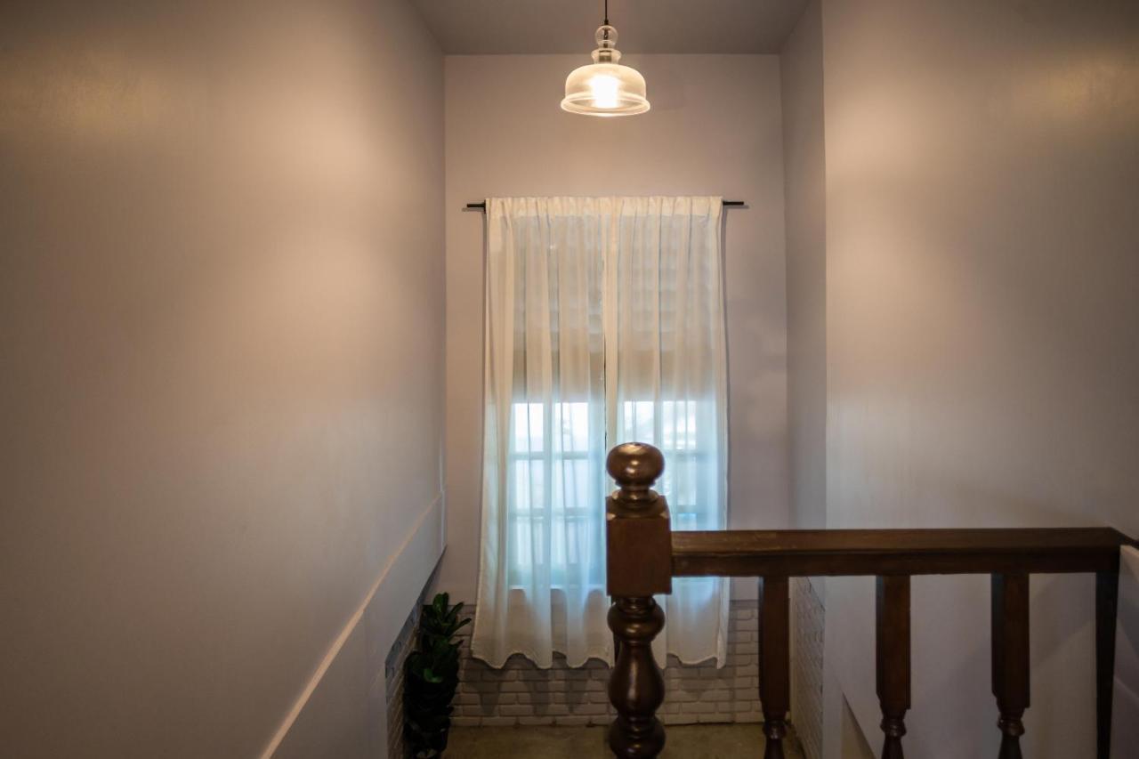 Mini-Me Home, A Cozy Entire House In Old City Чиангмай Екстериор снимка